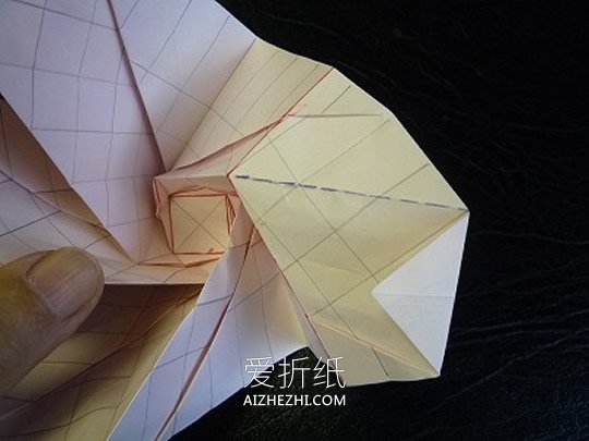 纸玫瑰花怎么折教程 清晰实拍玫瑰花折纸图解- www.aizhezhi.com