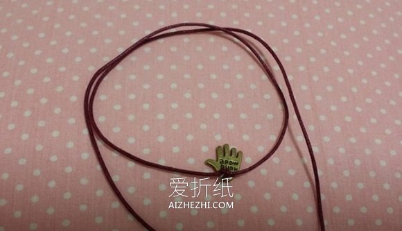 小清新手绳怎么编织 简单又可爱手绳的编法- www.aizhezhi.com