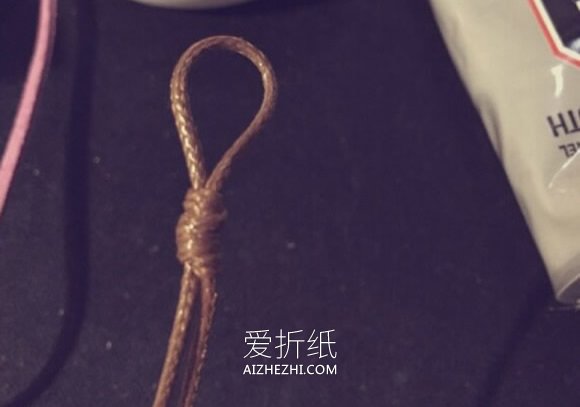 怎么做少女风串珠手链 串珠编绳甜美手链图解- www.aizhezhi.com