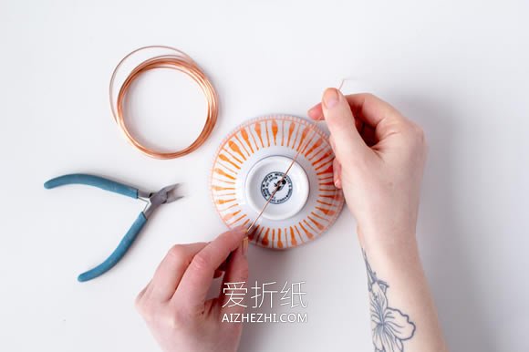 怎么做铜丝鸡蛋篮图解 铜丝手工制作鸡蛋篮子- www.aizhezhi.com