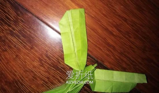 怎么折纸秃鹫的教程 手工秃鹫的折法步骤图- www.aizhezhi.com