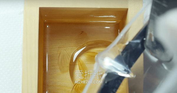 怎么做树脂画金鱼 手工树脂画鱼的作品图片- www.aizhezhi.com