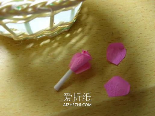 手揉纸玫瑰花怎么做 简单手工玫瑰花制作方法- www.aizhezhi.com