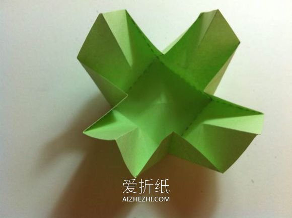 一张纸怎么折四叶草 手工折纸幸运草详细图解- www.aizhezhi.com