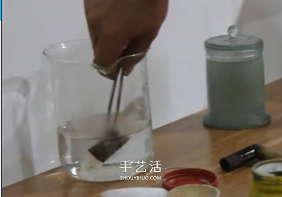 银戒指制作过程图解 DIY银戒指的方法教程- www.aizhezhi.com