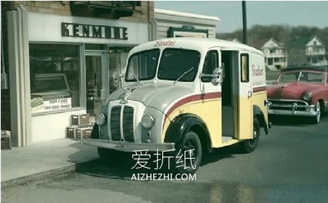 60多岁老摄影师的爱好 打造逼真的小镇模型- www.aizhezhi.com