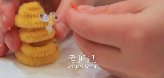 怎么做可爱小鸡图解 扭扭棒手工制作小鸡教程- www.aizhezhi.com