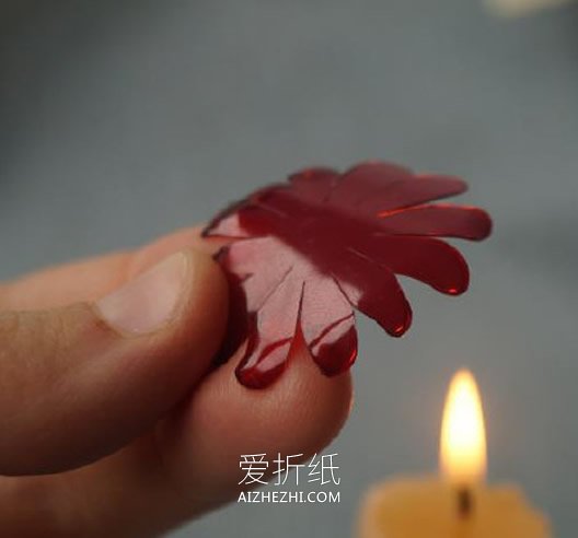 怎么做塑料花头绳图解 塑料瓶手工制作花朵- www.aizhezhi.com