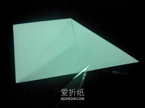 怎么折纸情人节礼品盒 带纸鹤浪漫纸盒折法- www.aizhezhi.com