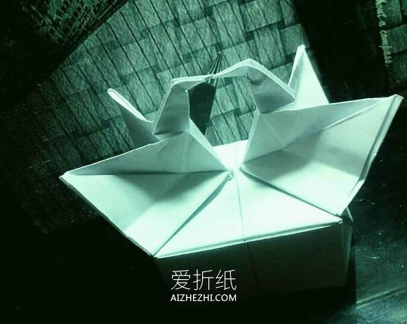 怎么折纸情人节礼品盒 带纸鹤浪漫纸盒折法- www.aizhezhi.com