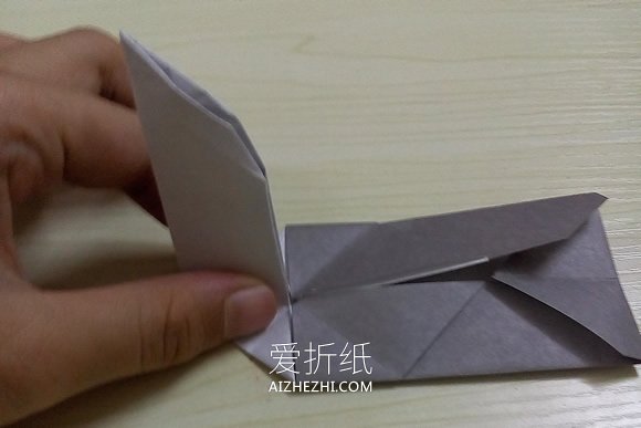 怎么折纸弹簧刀图解 可折叠小刀的折法过程- www.aizhezhi.com