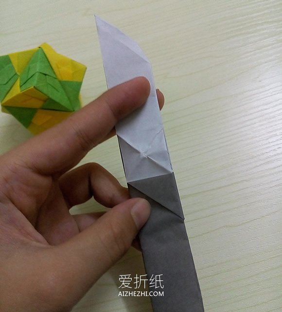 怎么折纸弹簧刀图解 可折叠小刀的折法过程- www.aizhezhi.com