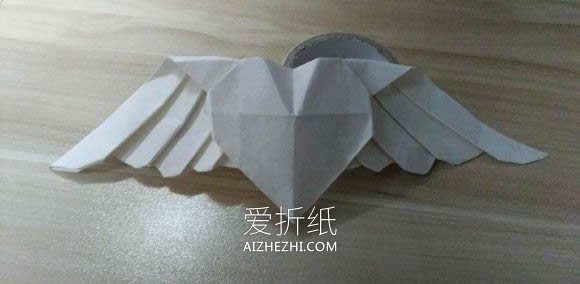 怎么折纸带翅膀爱心 最漂亮翅膀心的折法图解- www.aizhezhi.com