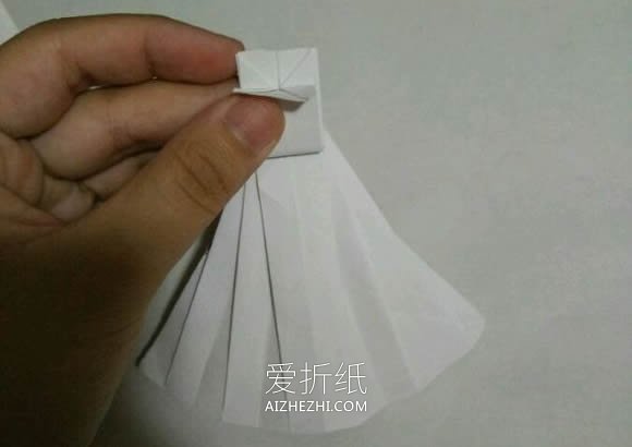 怎么折纸婚纱方法图解 手工简单婚纱的折法- www.aizhezhi.com