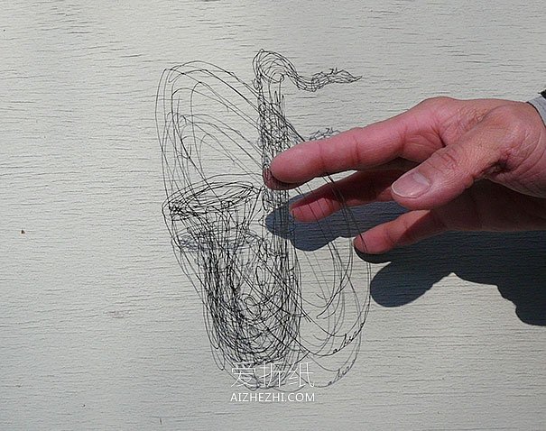 手工平面纸雕作品 普通创作对象呈现极致美感- www.aizhezhi.com