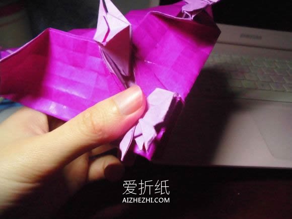 怎么折纸蝶恋花的方法 蝶恋花爱心折纸图解- www.aizhezhi.com