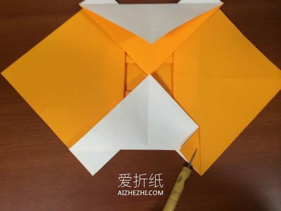 怎么折纸小轿车图解 立体小汽车的折法图解- www.aizhezhi.com