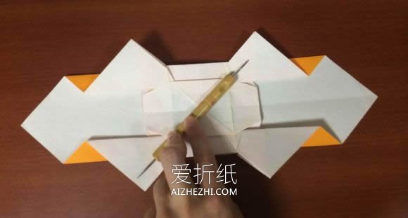 怎么折纸小轿车图解 立体小汽车的折法图解- www.aizhezhi.com