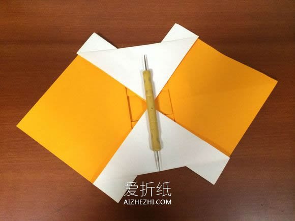 怎么折纸小轿车图解 立体小汽车的折法图解- www.aizhezhi.com