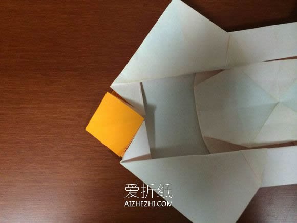 怎么折纸小轿车图解 立体小汽车的折法图解- www.aizhezhi.com