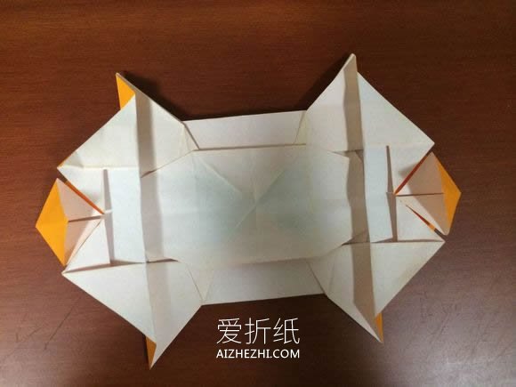 怎么折纸小轿车图解 立体小汽车的折法图解- www.aizhezhi.com