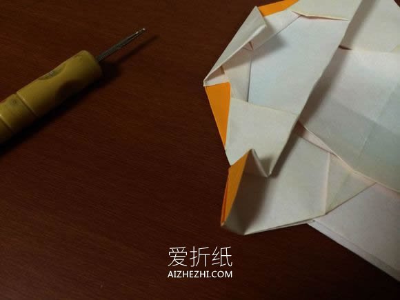 怎么折纸小轿车图解 立体小汽车的折法图解- www.aizhezhi.com