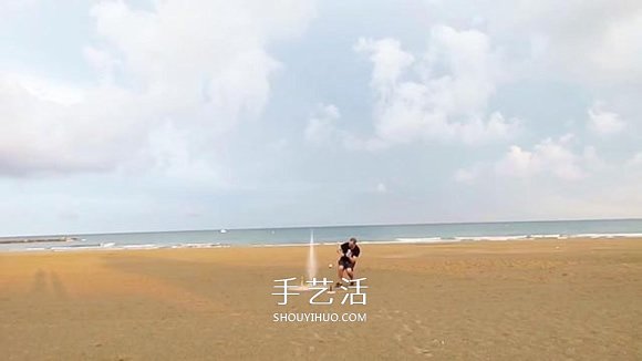 创意水火箭的做法图解 让可乐瓶一飞冲天！- www.aizhezhi.com