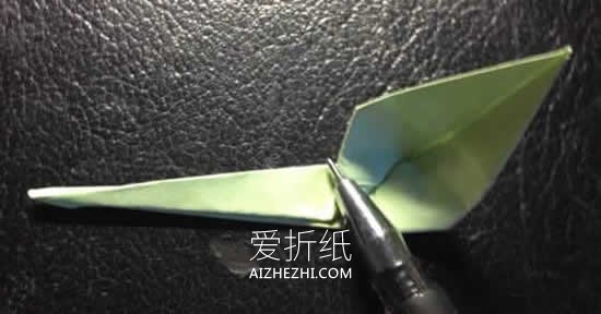 怎么折纸纽扣花图解 纽扣花和叶子的折法- www.aizhezhi.com