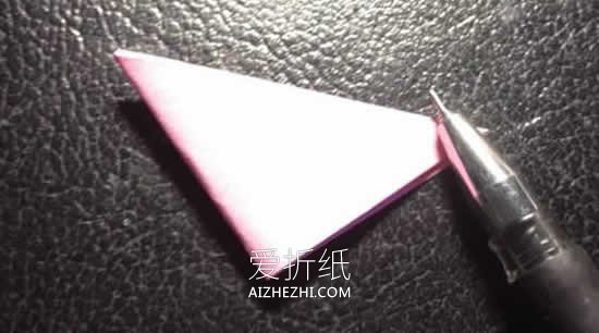 怎么折纸纽扣花图解 纽扣花和叶子的折法- www.aizhezhi.com