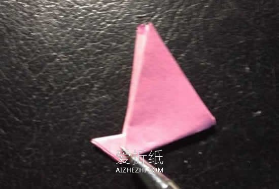 怎么折纸纽扣花图解 纽扣花和叶子的折法- www.aizhezhi.com