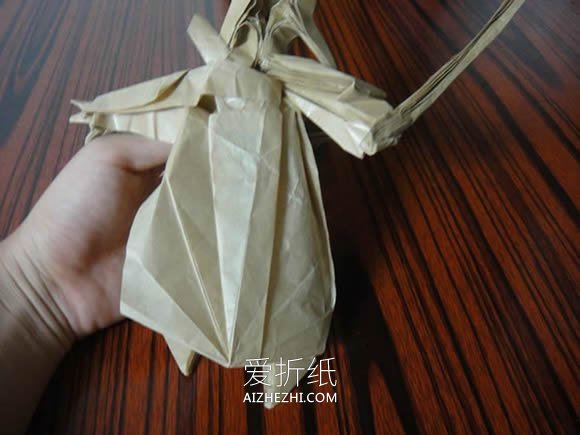 怎么折纸灼眼的夏娜 拿剑女生的详细折法图解- www.aizhezhi.com