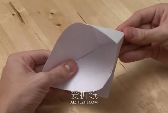 怎么折纸炮的方法图解 小时候玩具甩跑的折法- www.aizhezhi.com