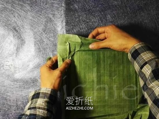 怎么折纸三生玫瑰图解 一张纸折三朵玫瑰方法- www.aizhezhi.com