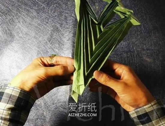 怎么折纸三生玫瑰图解 一张纸折三朵玫瑰方法- www.aizhezhi.com