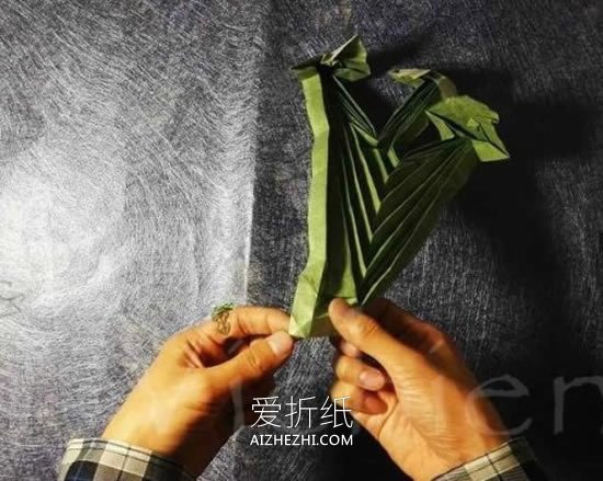 怎么折纸三生玫瑰图解 一张纸折三朵玫瑰方法- www.aizhezhi.com