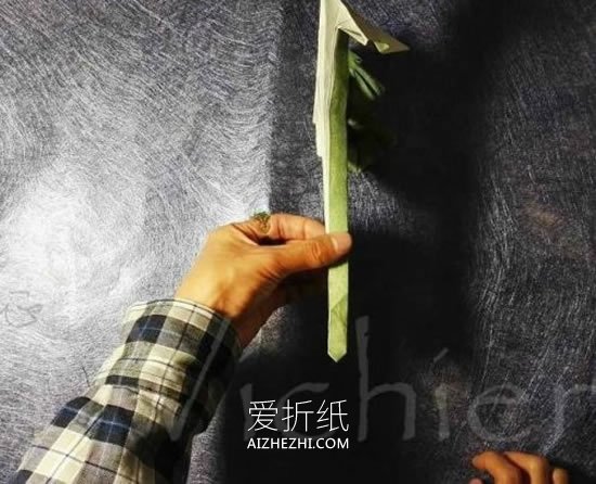 怎么折纸三生玫瑰图解 一张纸折三朵玫瑰方法- www.aizhezhi.com