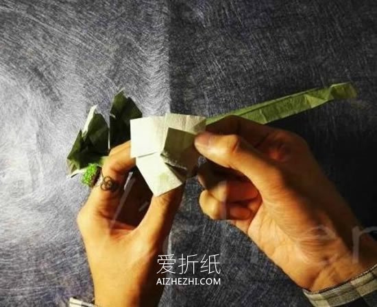 怎么折纸三生玫瑰图解 一张纸折三朵玫瑰方法- www.aizhezhi.com