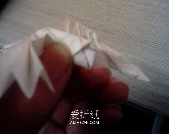 怎么折带翅膀天使图解 手工折纸立体天使步骤- www.aizhezhi.com