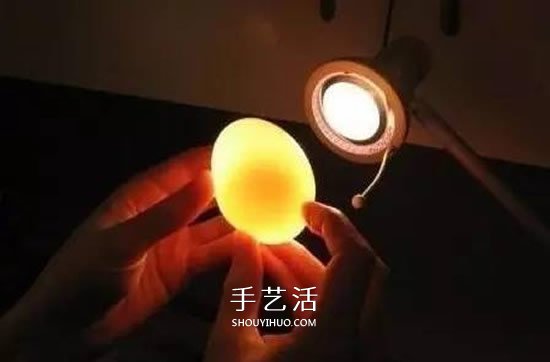 趣味小实验：用醋溶解掉鸡蛋壳的方法- www.aizhezhi.com