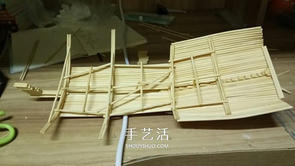 古代战船模型手工制作 纯以一次性筷子完成- www.aizhezhi.com