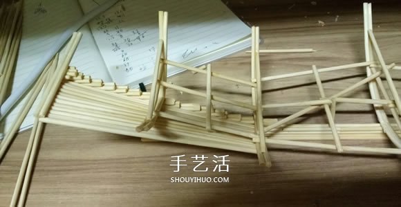 古代战船模型手工制作 纯以一次性筷子完成- www.aizhezhi.com