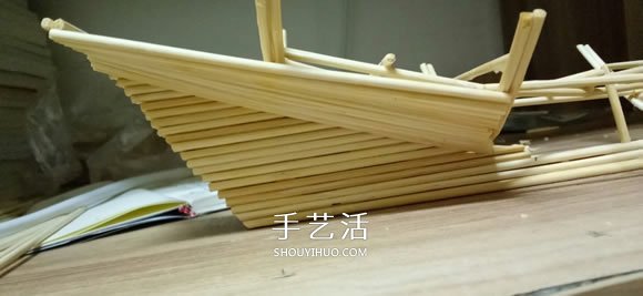 古代战船模型手工制作 纯以一次性筷子完成- www.aizhezhi.com