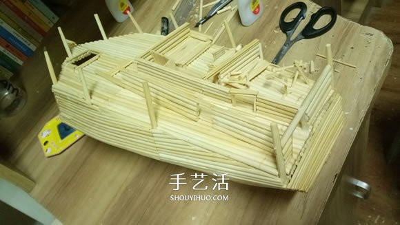 古代战船模型手工制作 纯以一次性筷子完成- www.aizhezhi.com