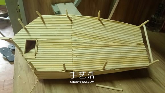 古代战船模型手工制作 纯以一次性筷子完成- www.aizhezhi.com