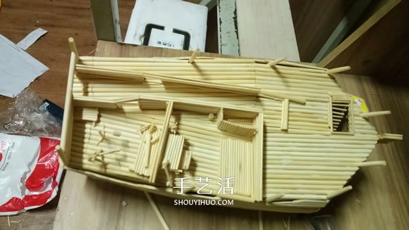 古代战船模型手工制作 纯以一次性筷子完成- www.aizhezhi.com