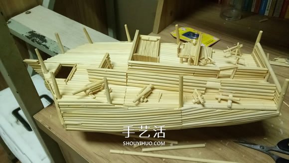 古代战船模型手工制作 纯以一次性筷子完成- www.aizhezhi.com