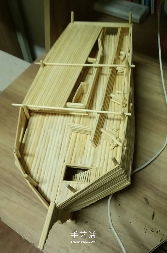 古代战船模型手工制作 纯以一次性筷子完成- www.aizhezhi.com