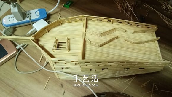 古代战船模型手工制作 纯以一次性筷子完成- www.aizhezhi.com