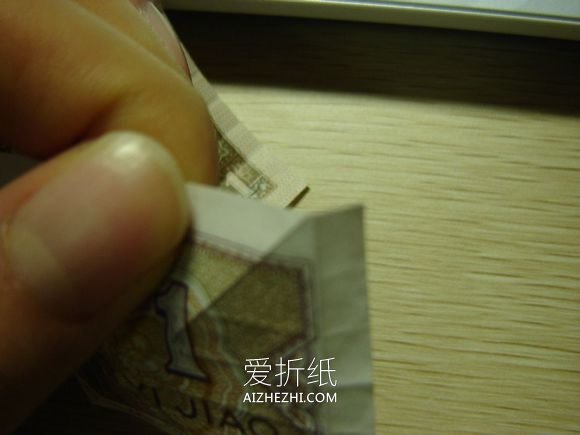 怎么用美元折纸相机 超详细纸币相机折法图解- www.aizhezhi.com