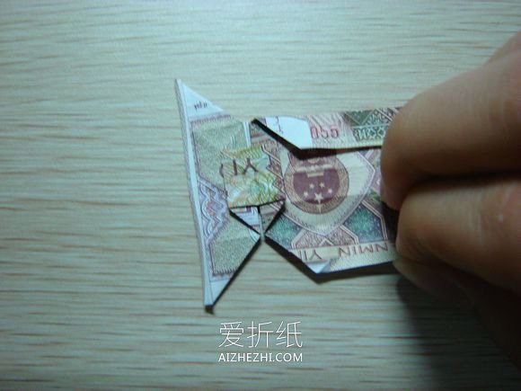 怎么用美元折纸相机 超详细纸币相机折法图解- www.aizhezhi.com